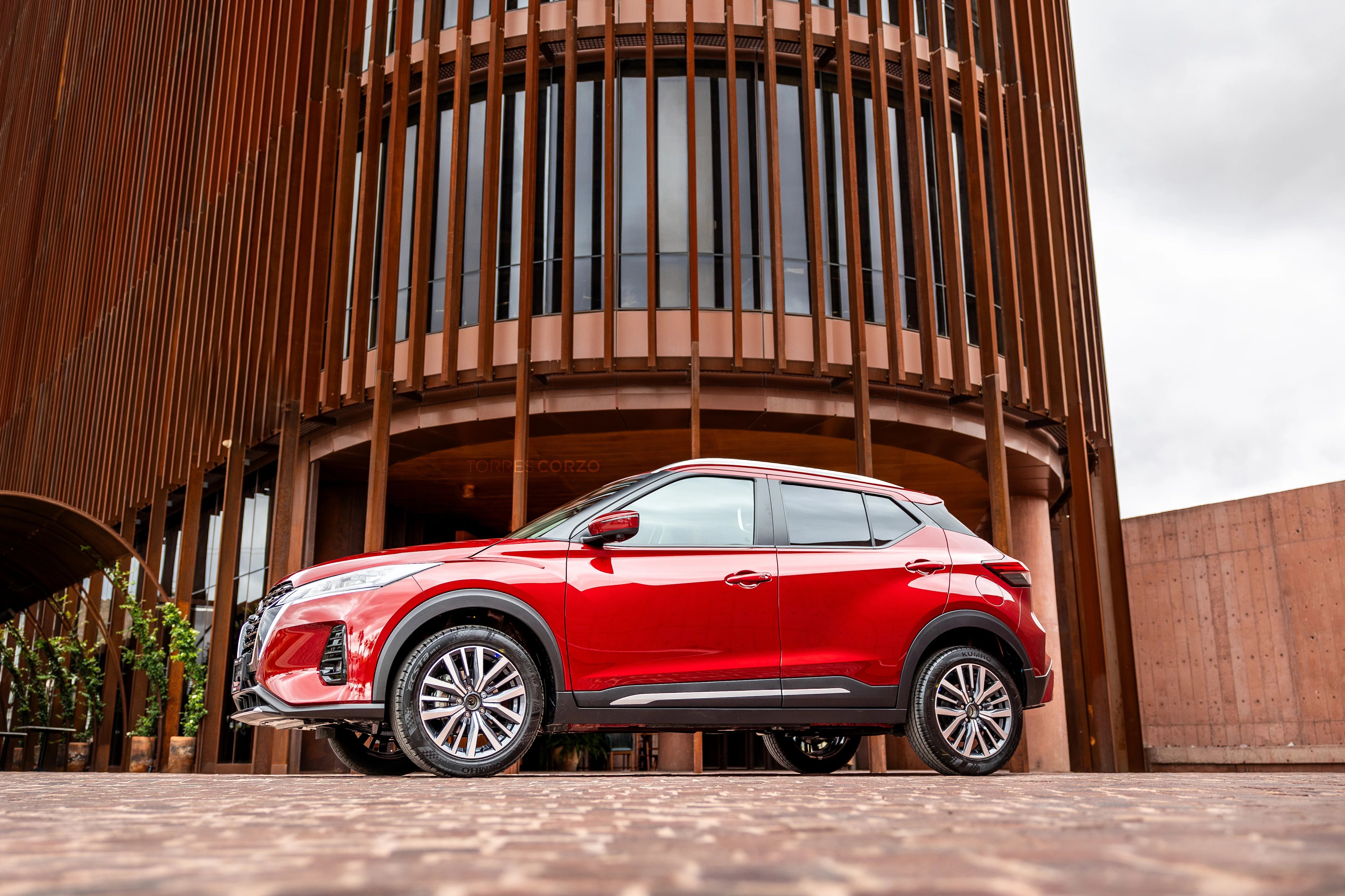 Nissan Kicks rojo