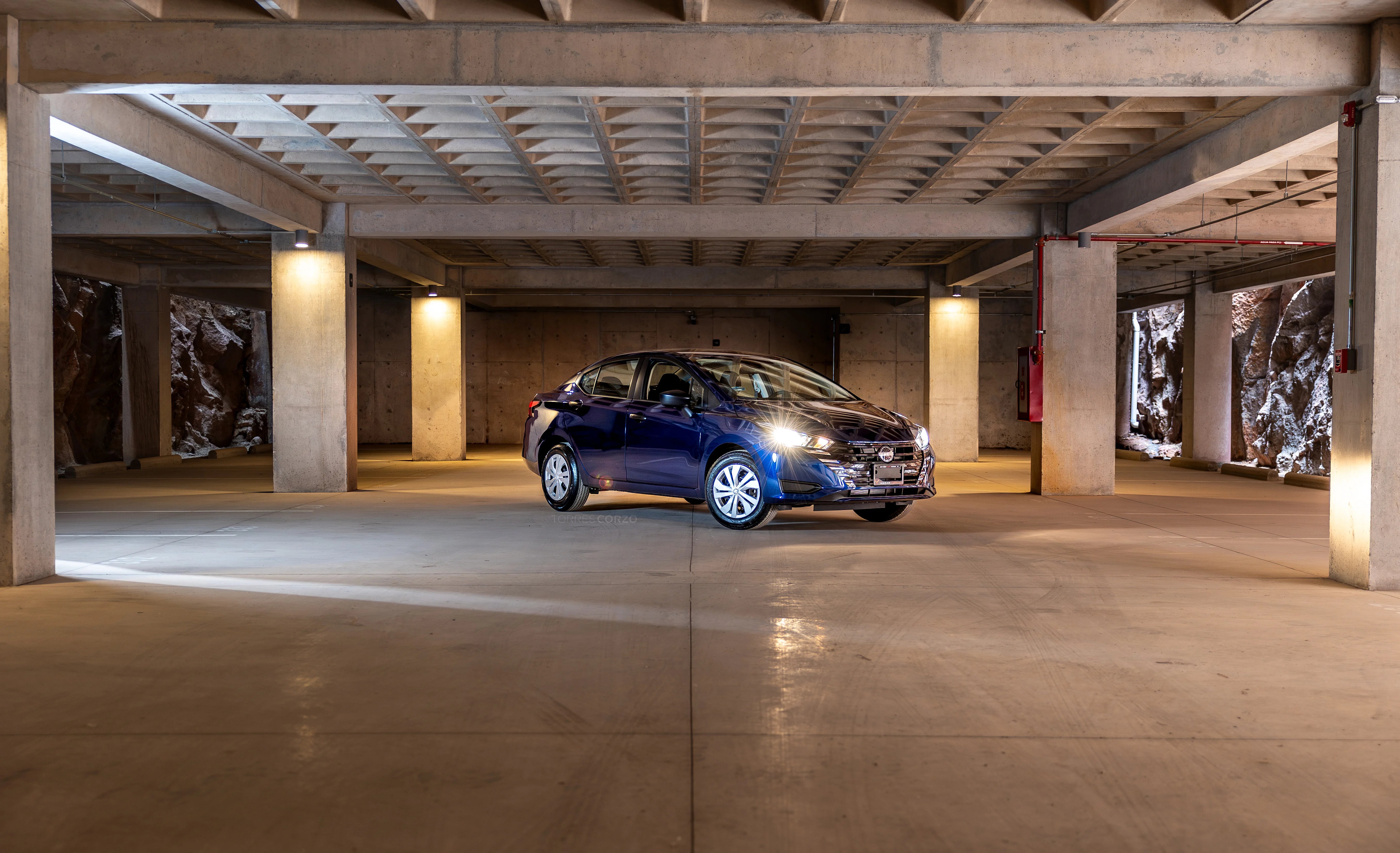 Nissan Versa azul (1)