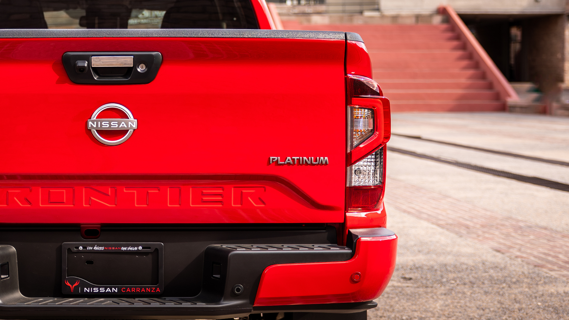 Nissan frontier platinum