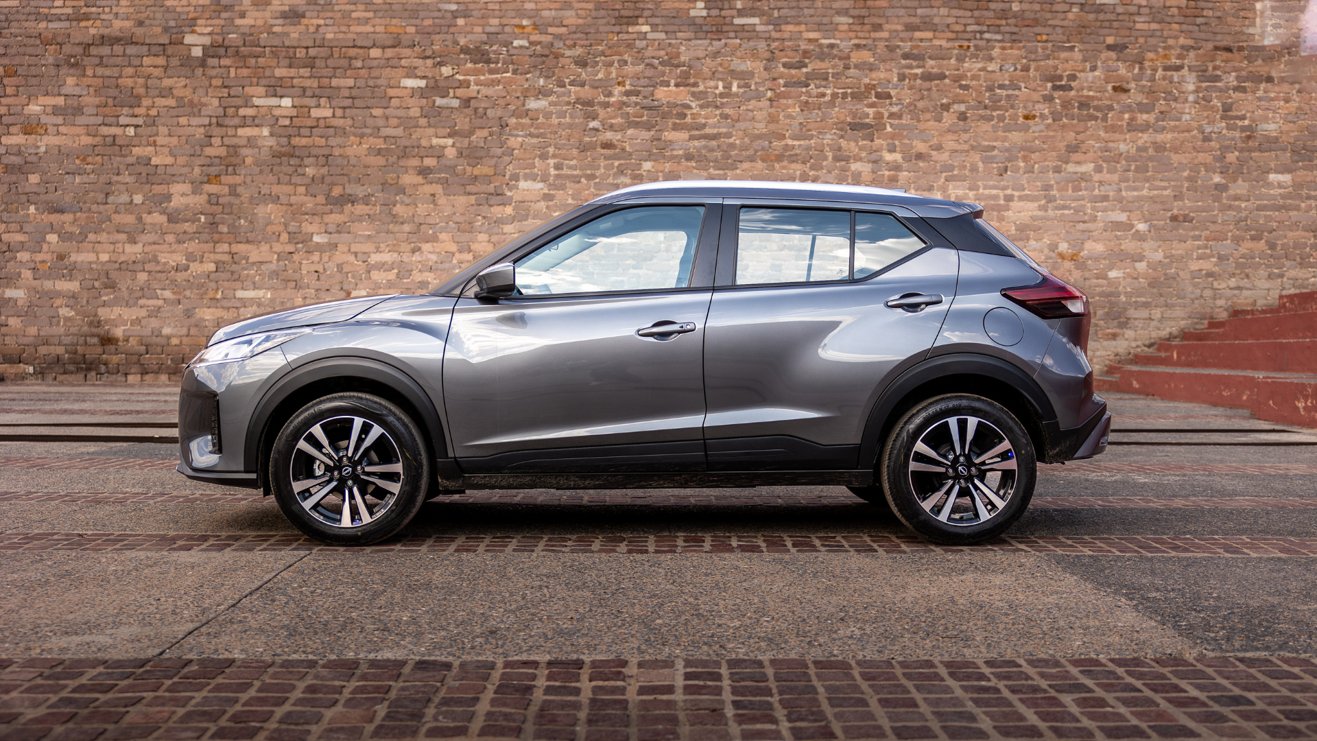 Nissan kicks gris oxford