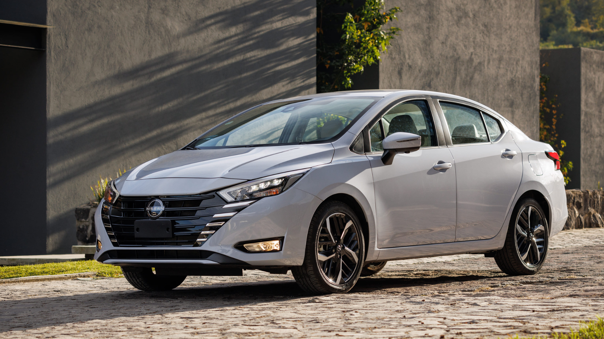Nissan versa blanco 2026