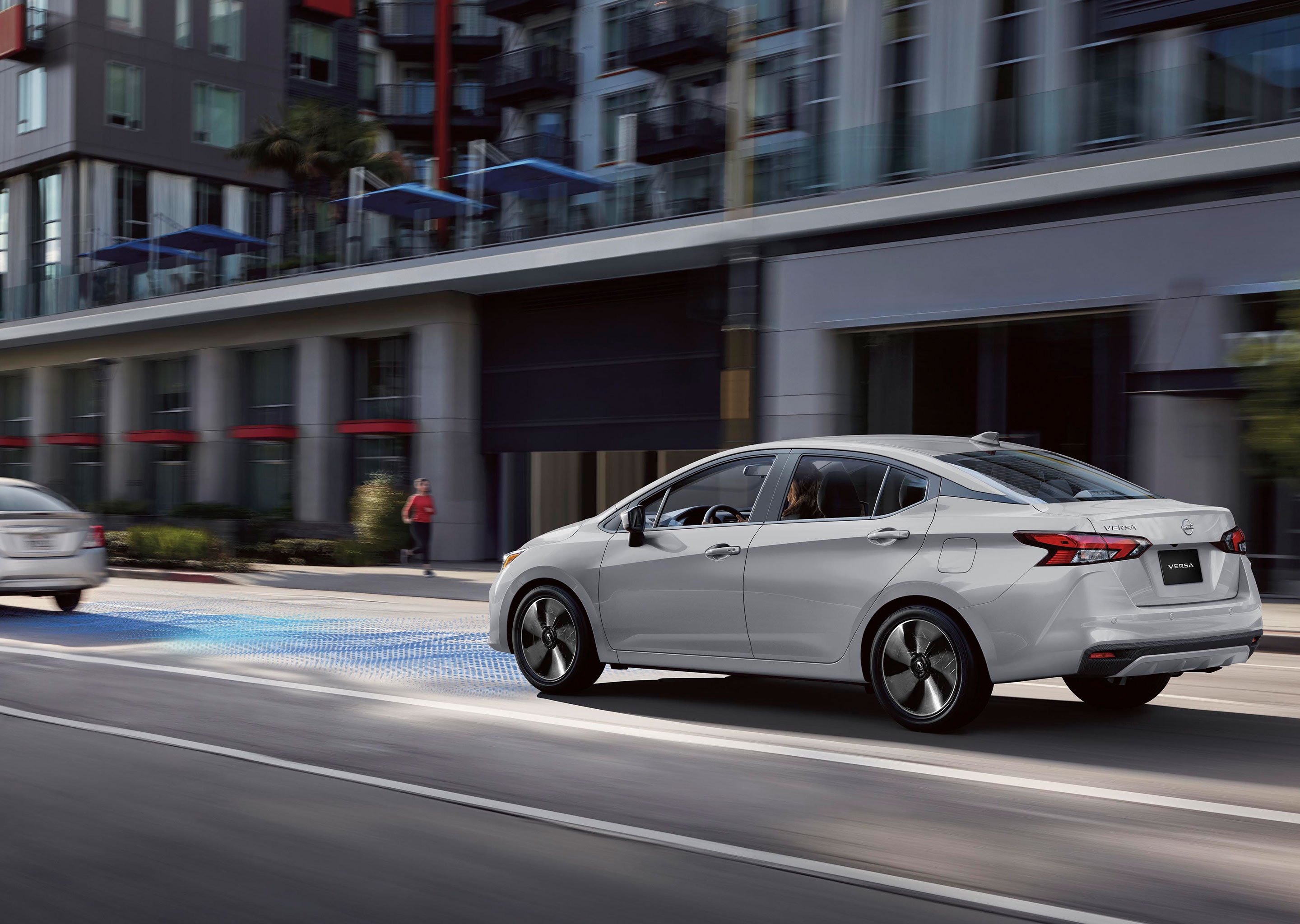 nissan-2023-versa_sense_cvt-exterior-negro-exterior-overview_nim_final-d